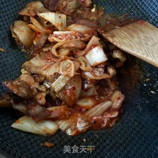 花肉炒韩式辣白菜的做法步骤:9