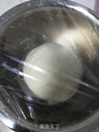 葱油黑芝麻花卷的做法步骤:2