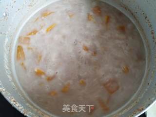 南瓜花生粥的做法步骤:6