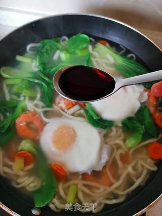 ?鲜虾清汤面?的做法步骤:9