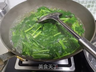 菠菜猪肝粥的做法步骤:9