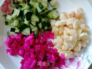薯片水果沙拉的做法步骤:2