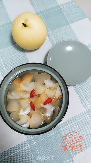冰糖雪梨炖百合的做法步骤：5