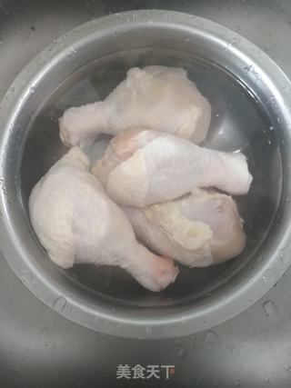 重庆辣子鸡的做法步骤：1