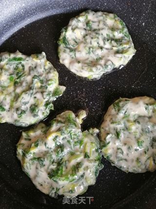 芹菜叶鸡蛋饼的做法步骤：8