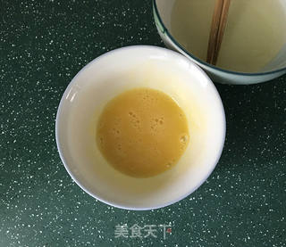 抹茶莲蓉蛋黄月饼的做法步骤:17