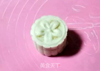 萨其马冰皮月饼的做法步骤:16