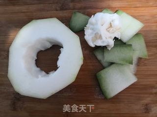 冬瓜鲫鱼汤的做法步骤：1