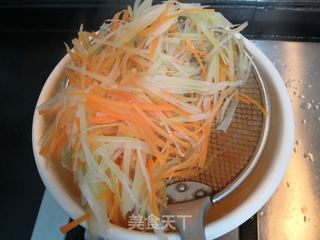 西芹萝卜丝的做法步骤:7
