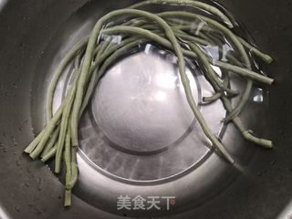 芝麻沙拉拌长豆的做法步骤:2