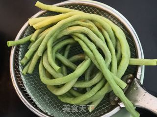 芝麻沙拉拌长豆的做法步骤:7