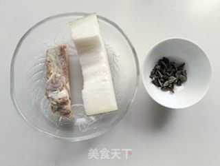 冬瓜咸肉木耳汤的做法步骤：1