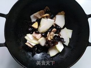冬瓜咸肉木耳汤的做法步骤：8