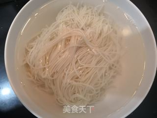 小番茄炒面的做法步骤：4