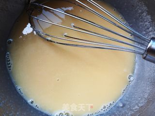 酥皮金沙奶黄月饼的做法步骤:2