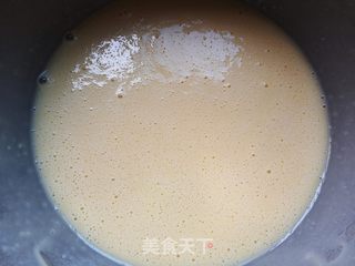 酥皮金沙奶黄月饼的做法步骤:4