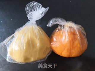 酥皮金沙奶黄月饼的做法步骤：15