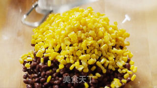 秋风起,黑玉米,来吃控糖玉米沙拉吧的做法步骤:2