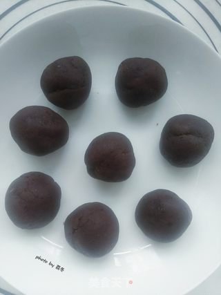 南瓜豆沙月饼的做法步骤:6