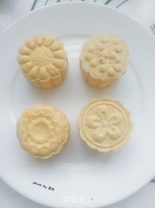 南瓜豆沙月饼的做法步骤:10