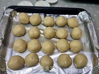 广式蛋黄月饼的做法步骤:17