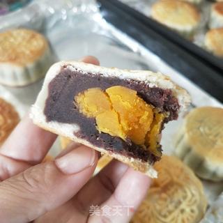 广式蛋黄月饼的做法步骤:35