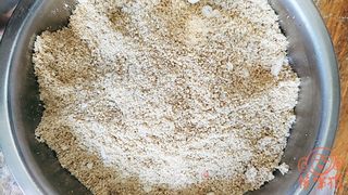 家乡的月饼--芝麻白糖月饼的做法步骤:8