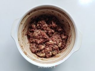 榨菜鲜肉月饼的做法步骤：3