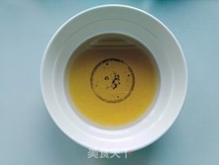 豆沙咸蛋黄月饼的做法步骤:2