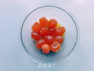 豆沙咸蛋黄月饼的做法步骤：5