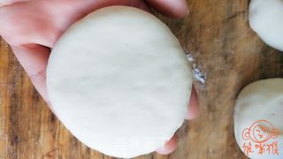 家乡的月饼--芝麻白糖月饼的做法步骤:14