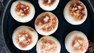 家乡的月饼--芝麻白糖月饼的做法步骤:18
