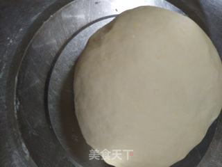 酸菜猪肉馅水饺的做法步骤:2