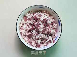 红椰菜肉松饭团的做法步骤:3