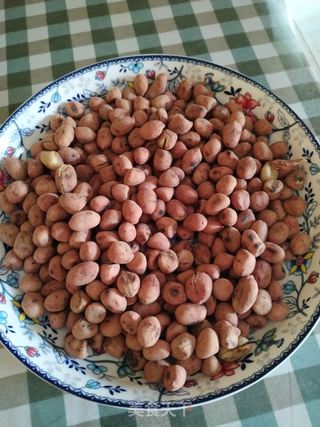 盐焗花生米的做法步骤:7