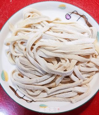 手擀面的做法步骤:8