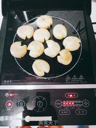 大人小孩都爱的敲扁土豆(土豆饼)的做法步骤:3