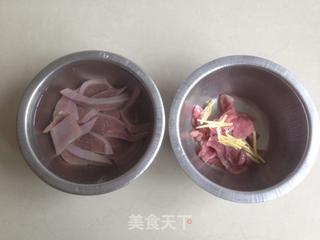 枸杞叶猪肝瘦肉汤的做法步骤:3