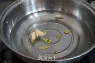 枸杞叶猪肝瘦肉汤的做法步骤:5