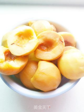 自制黄桃罐头的做法步骤:2