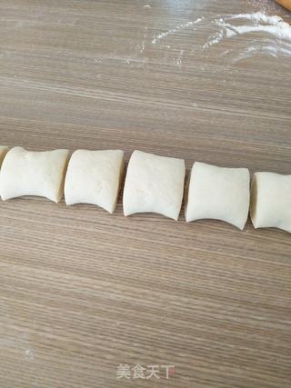 猪肉酸菜粉包子的做法步骤:5