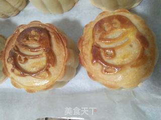 蛋黄红豆沙月饼的做法步骤:17