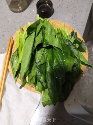 菠菜粉丝汤——＃最爱下饭菜＃的做法步骤：2