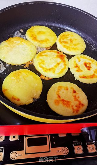 煎土豆糖饼的做法步骤:11