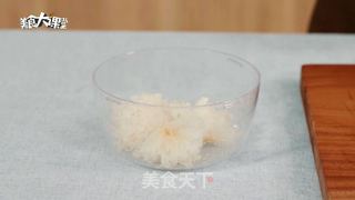 冰糖雪梨银耳羹的做法步骤：1