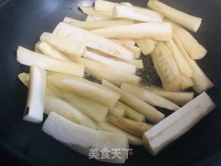 茄子这样做,比肉还好吃,不一样的肉末茄子的做法步骤:2
