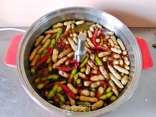 香辣花生毛豆的做法步骤:7