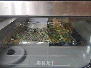 烤豆角的做法步骤:5