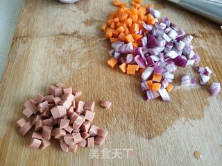 香菇蛋炒饭的做法步骤:2