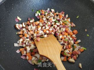 香菇蛋炒饭的做法步骤:10